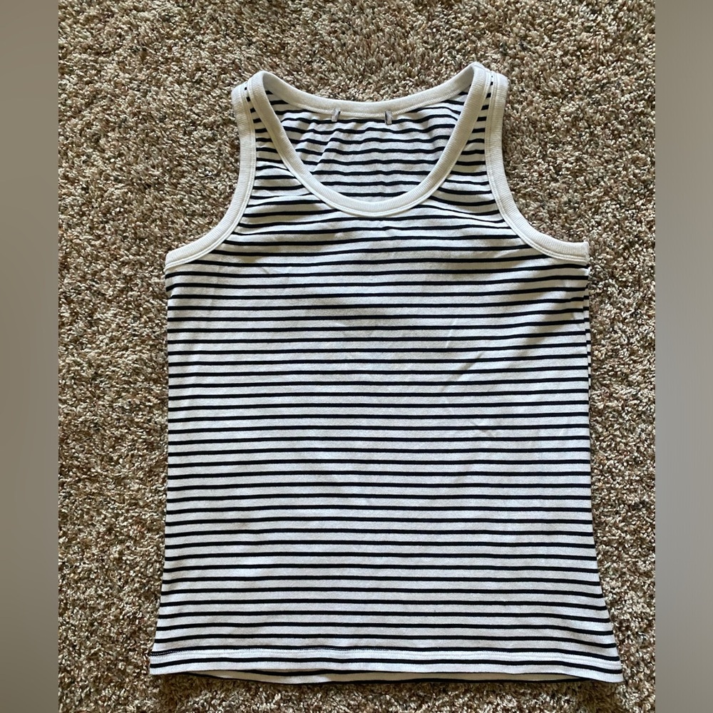MEDIUM full size, black and white striped tank top